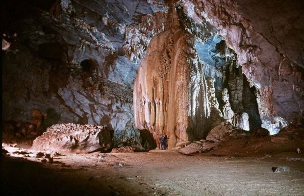 Mo Luong Cave